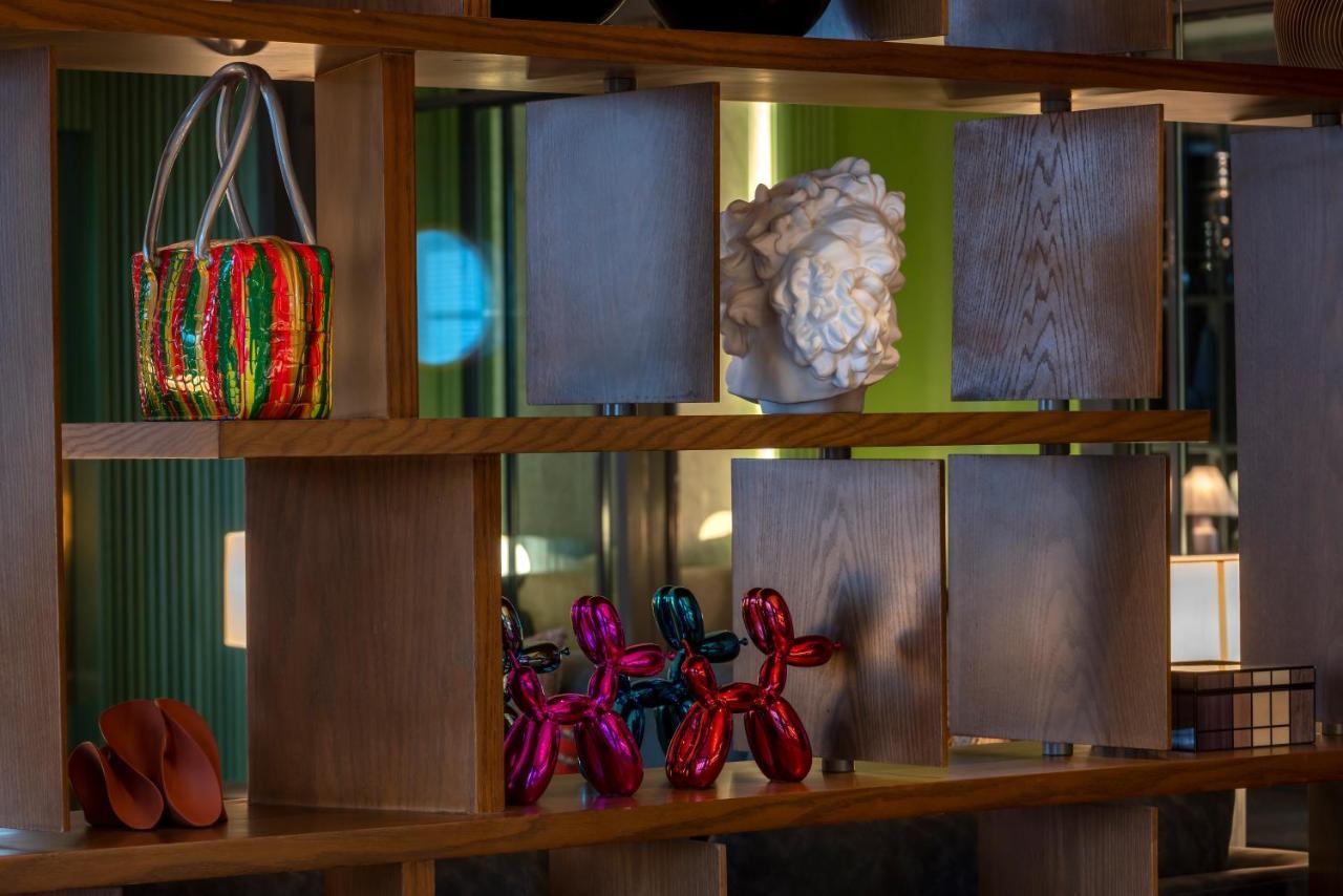 Jareed Hotel Ριάντ Εξωτερικό φωτογραφία A balloon dog sculpture